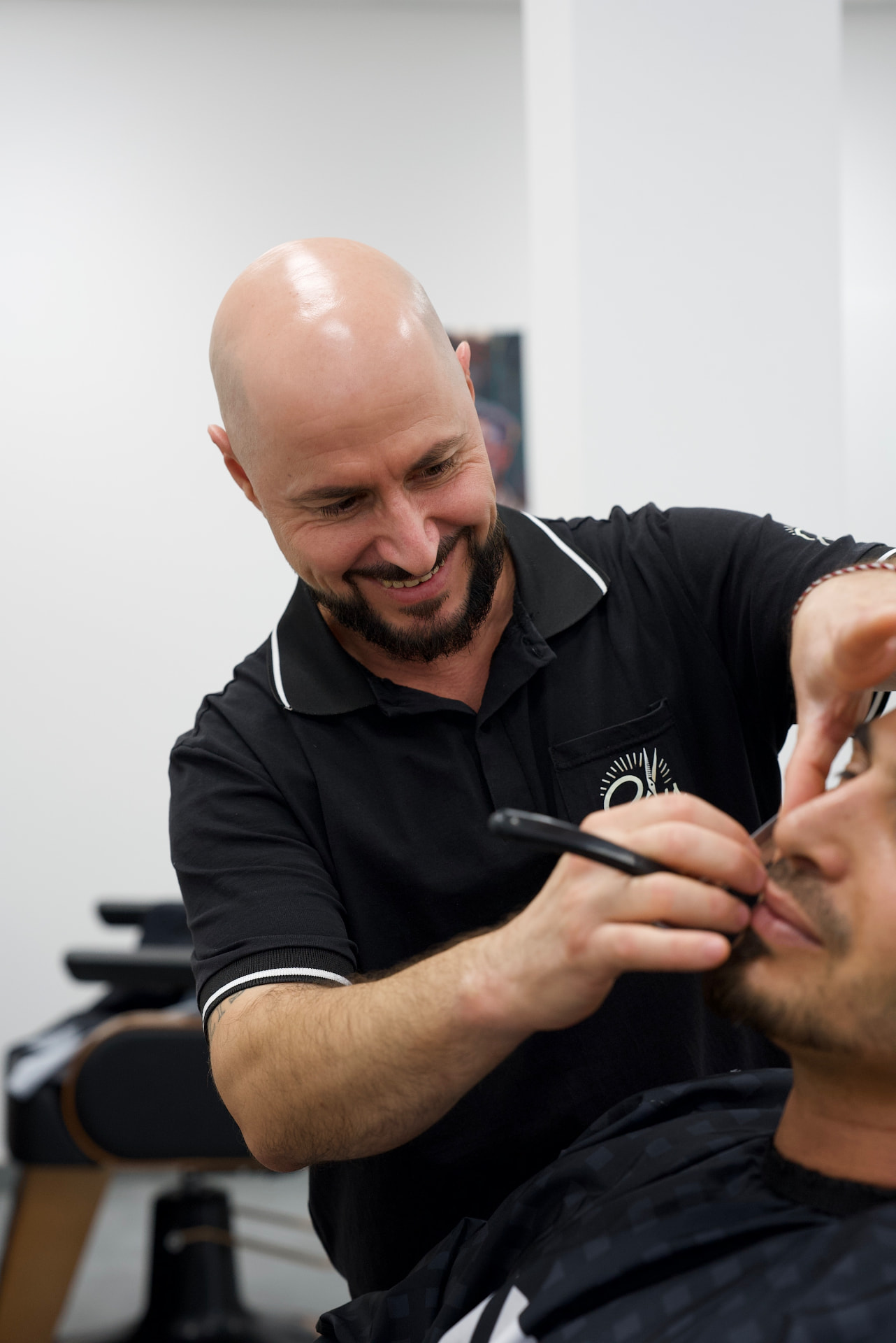 Hussein — Herrenfriseur · Bartspezialist